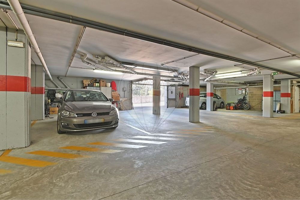 Apartamento T4 de três frentes