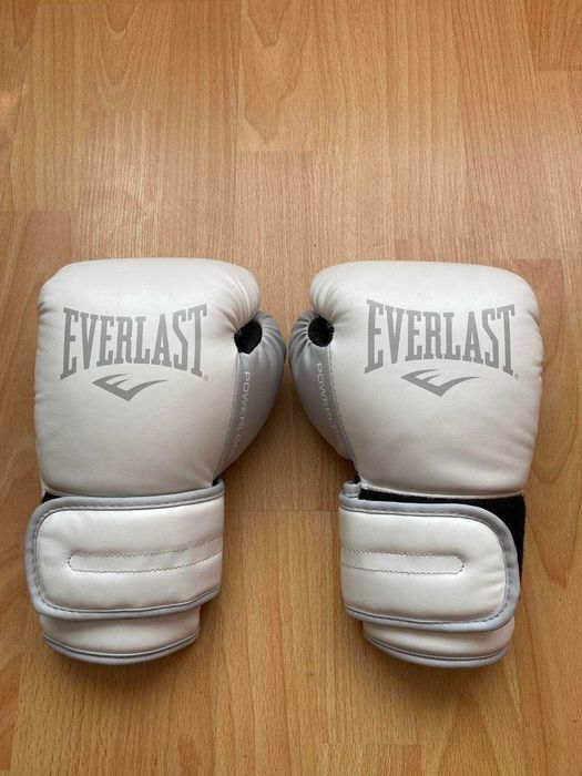Боксерские перчатки Everlast Powerlock Training Gloves White