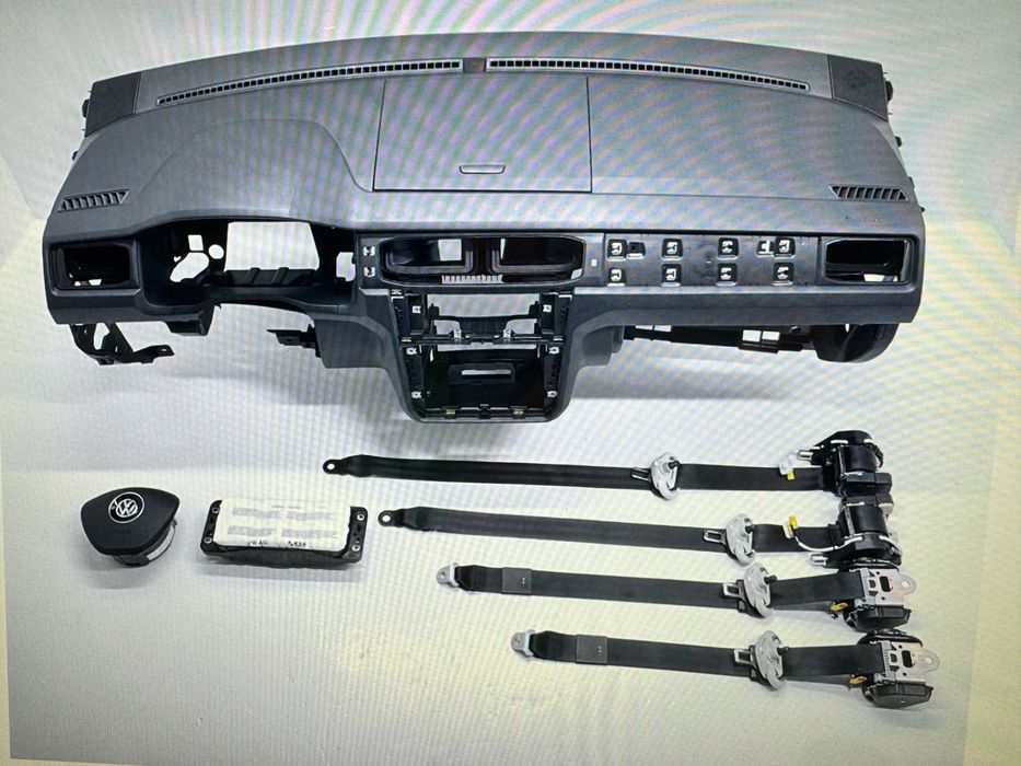 Панель торпеда консоль для Caddy 2016-2022р