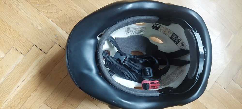 Kask rowerowy dla dziewczynki. Rozmiar 52-56 cm