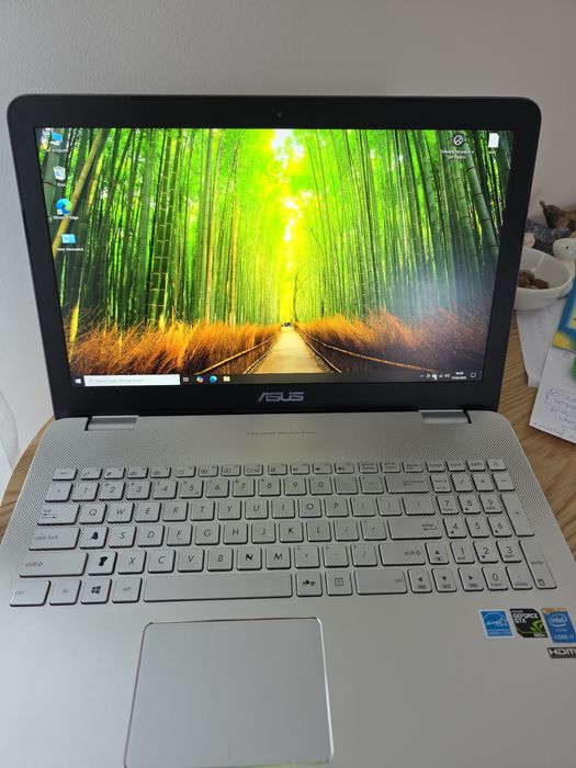 Laptop Asus intel i7 Windows 11