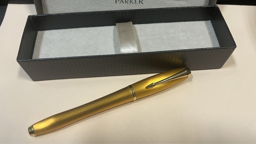 Продам чорнильну ручку Parker Urban Premium Mandarin Yellow