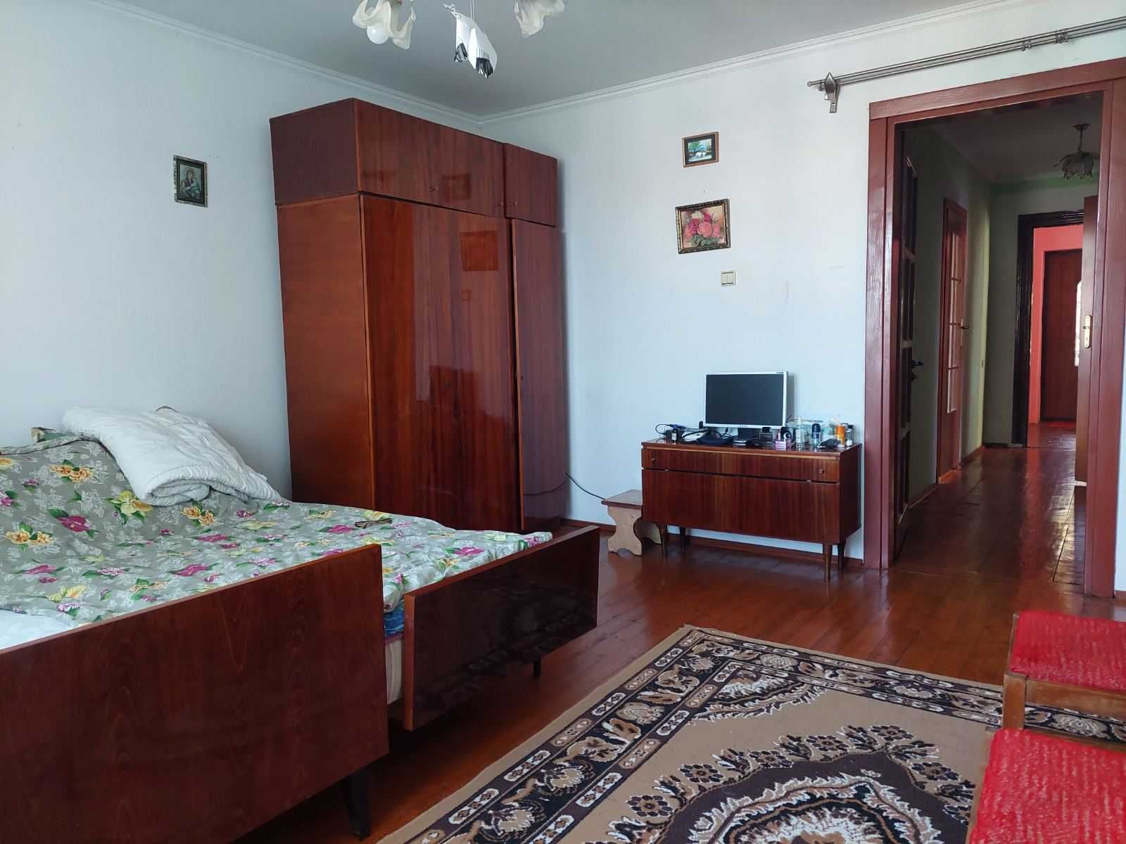 Продаж- ОБМІН будинку  200 м. кв вул. Шевченка с. Добрівляни