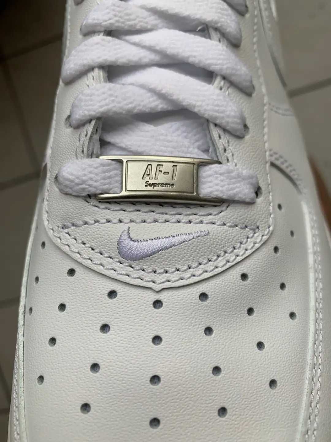 AF1\Powietrze*airDamskieNikeForce1SupremeWhite UnisexTrampki Rozm.44