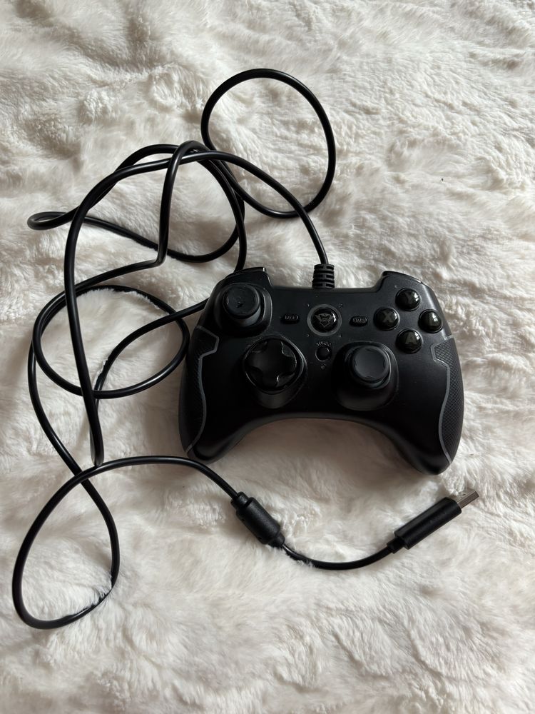 Przewodowy gamepad