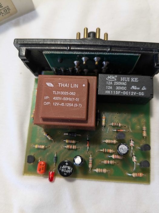 Реле контроля фаз.