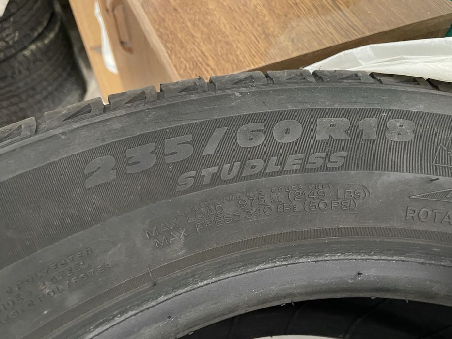 Продам зимние шины MICHELIN 235/60 R18