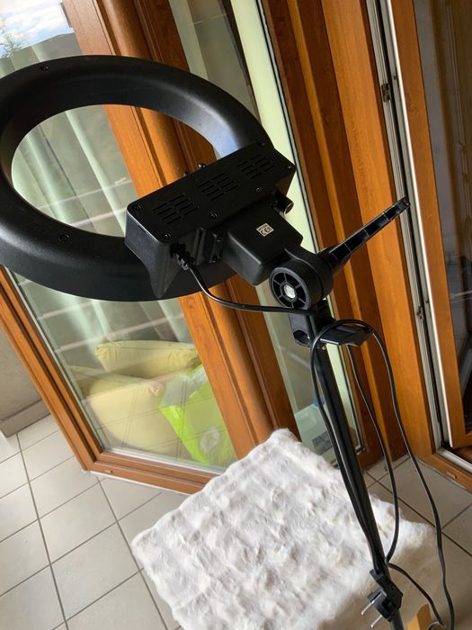 Lampa Led stojąca do branży beauty