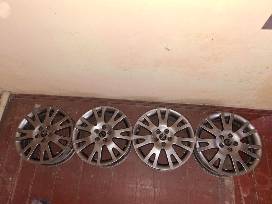 Продам титани r17