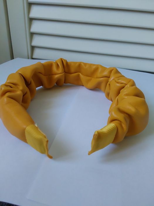 Opaskar  szeroka do włosów Nowa