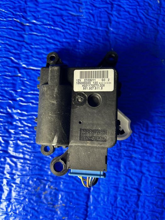 Актуатор моторчик привод заслонок печки Passat b7 b8 USA