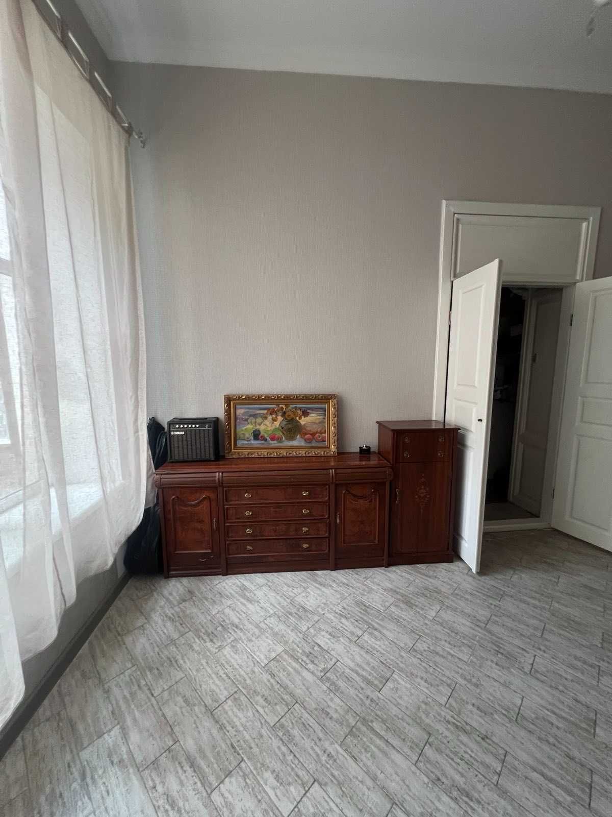 Продам 1 комнатную квартиру - студию. 33 м. Ремонт.