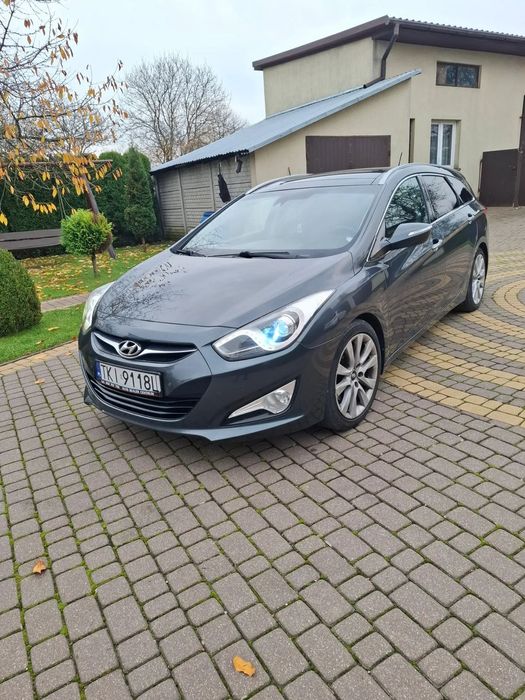 Hyundai i40 Hyundai i40 • Automat • Panorama • Navi • Po serwisie