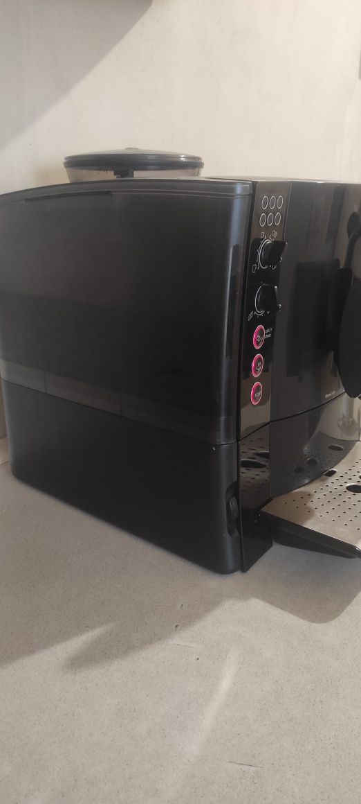 Кавомашина Bosch TES 50129RW