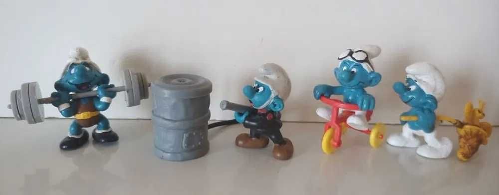 bonecos figuras pvc Smurfs estrunfes Schleich / Maia Borges