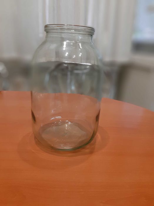 Продам банки 3, 1 л.