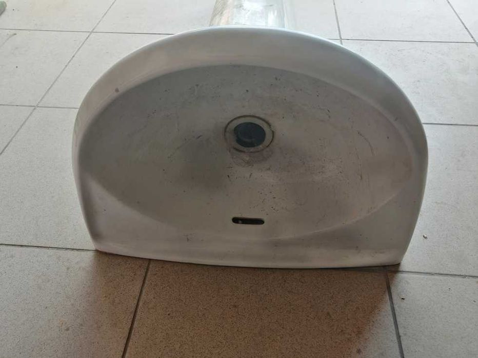 Umywalka łazienkowa porcelanowa 40x30. Możliwość dokupienia postumentu