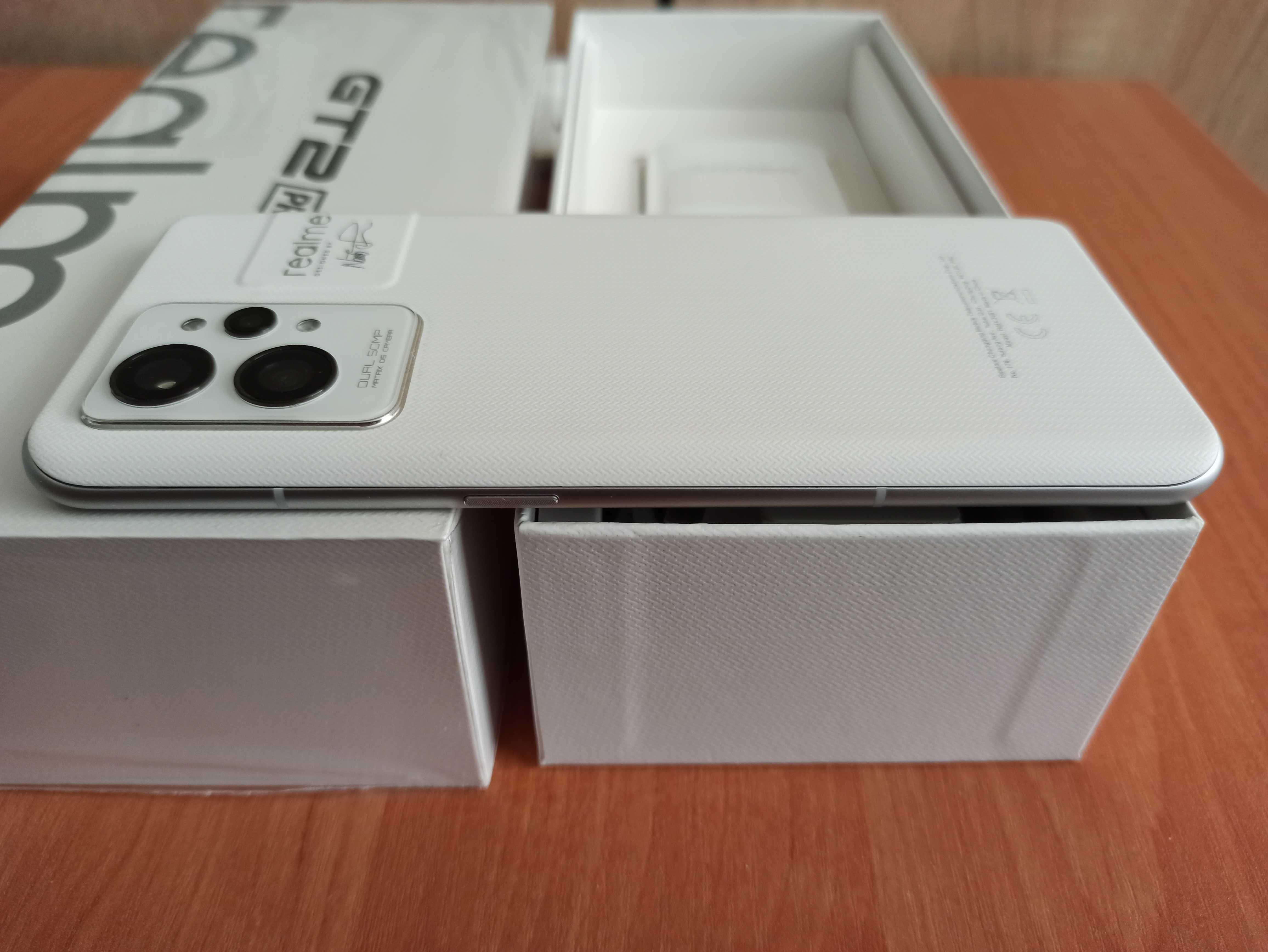 Смартфон realme GT2 Pro - 8/128GB (RMX3301) Колір Білий (Paper White)