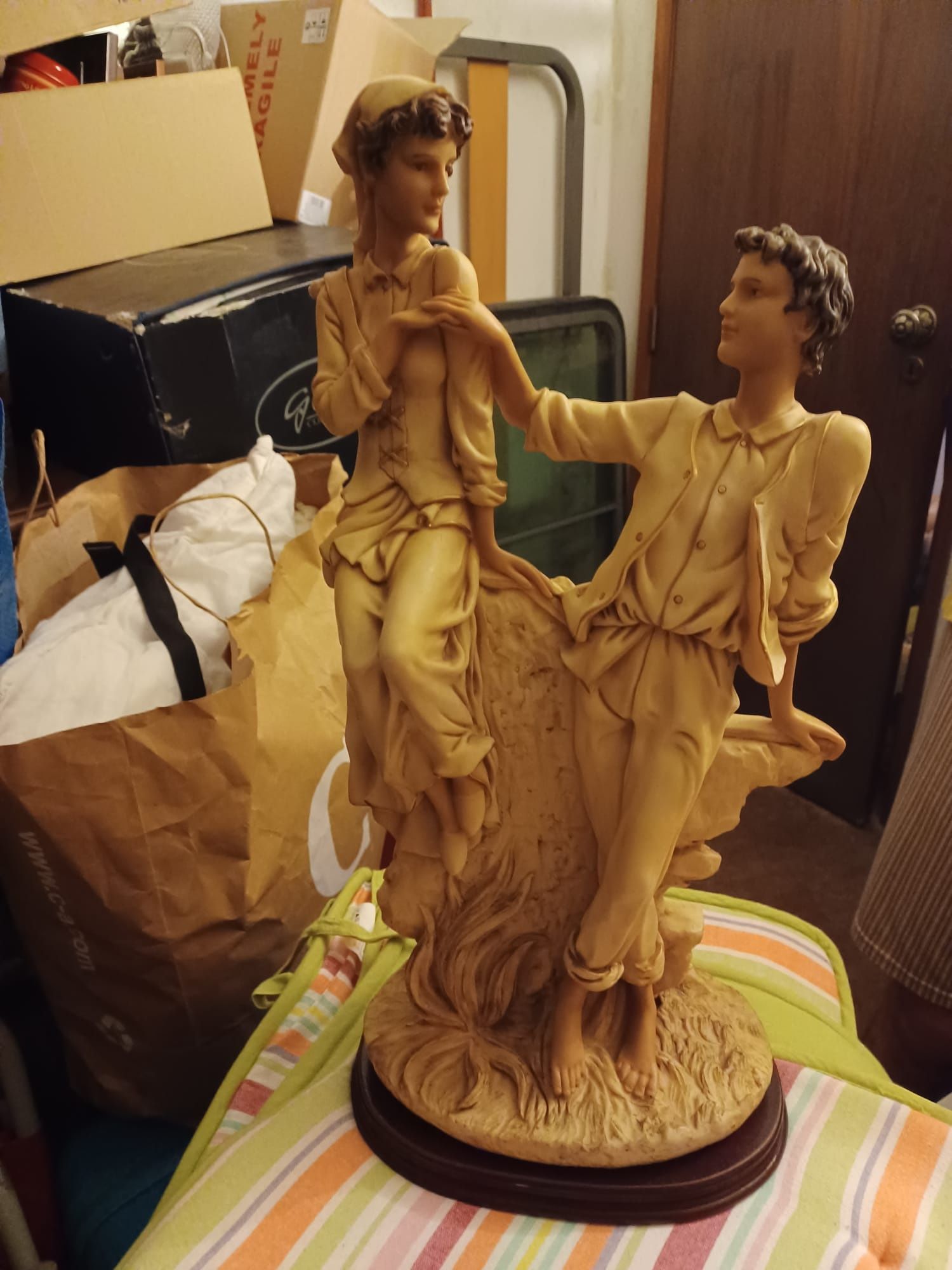 Estatueta grande de marfinite