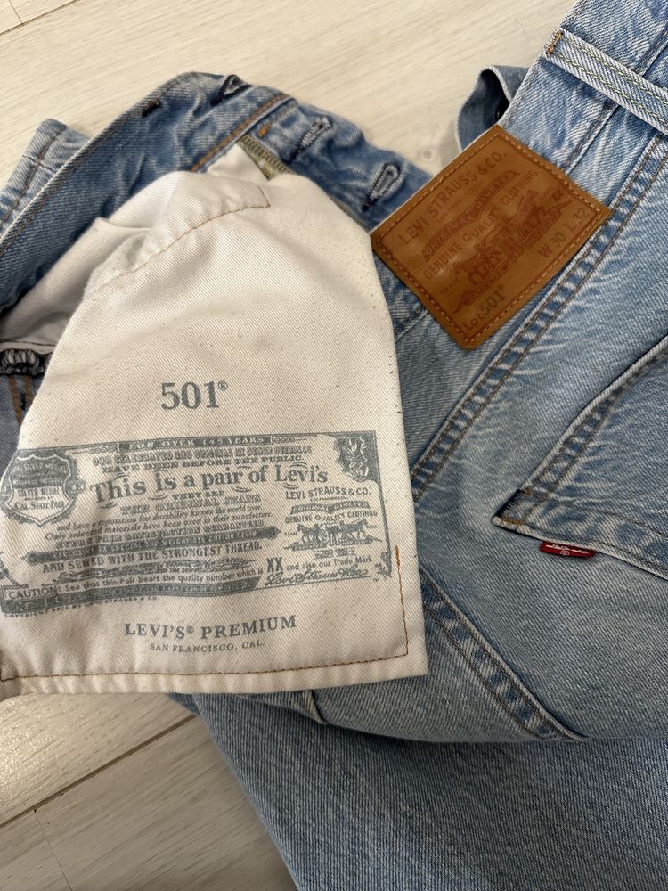 Джинсы Levis 501