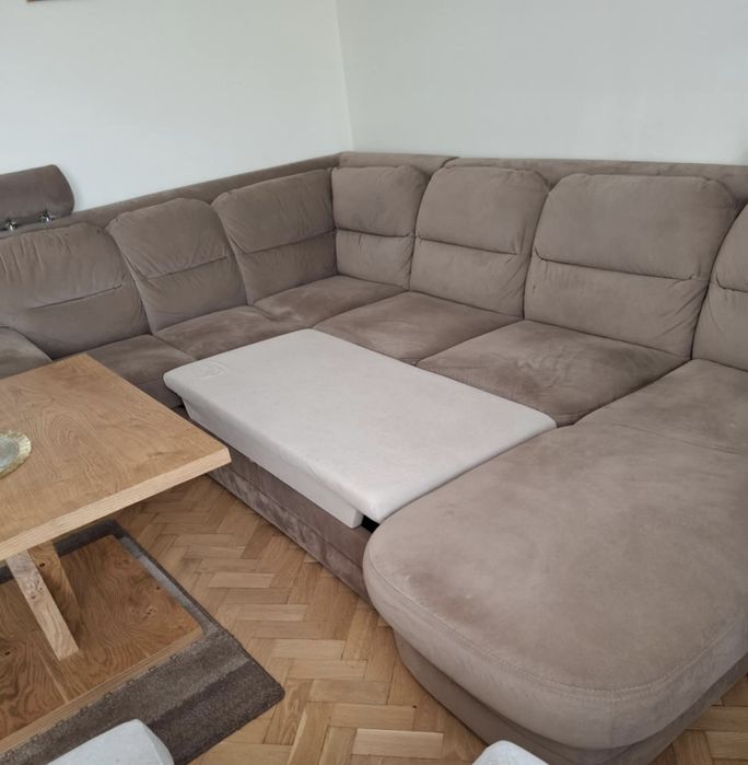 Duży narożnik z funkcją spania