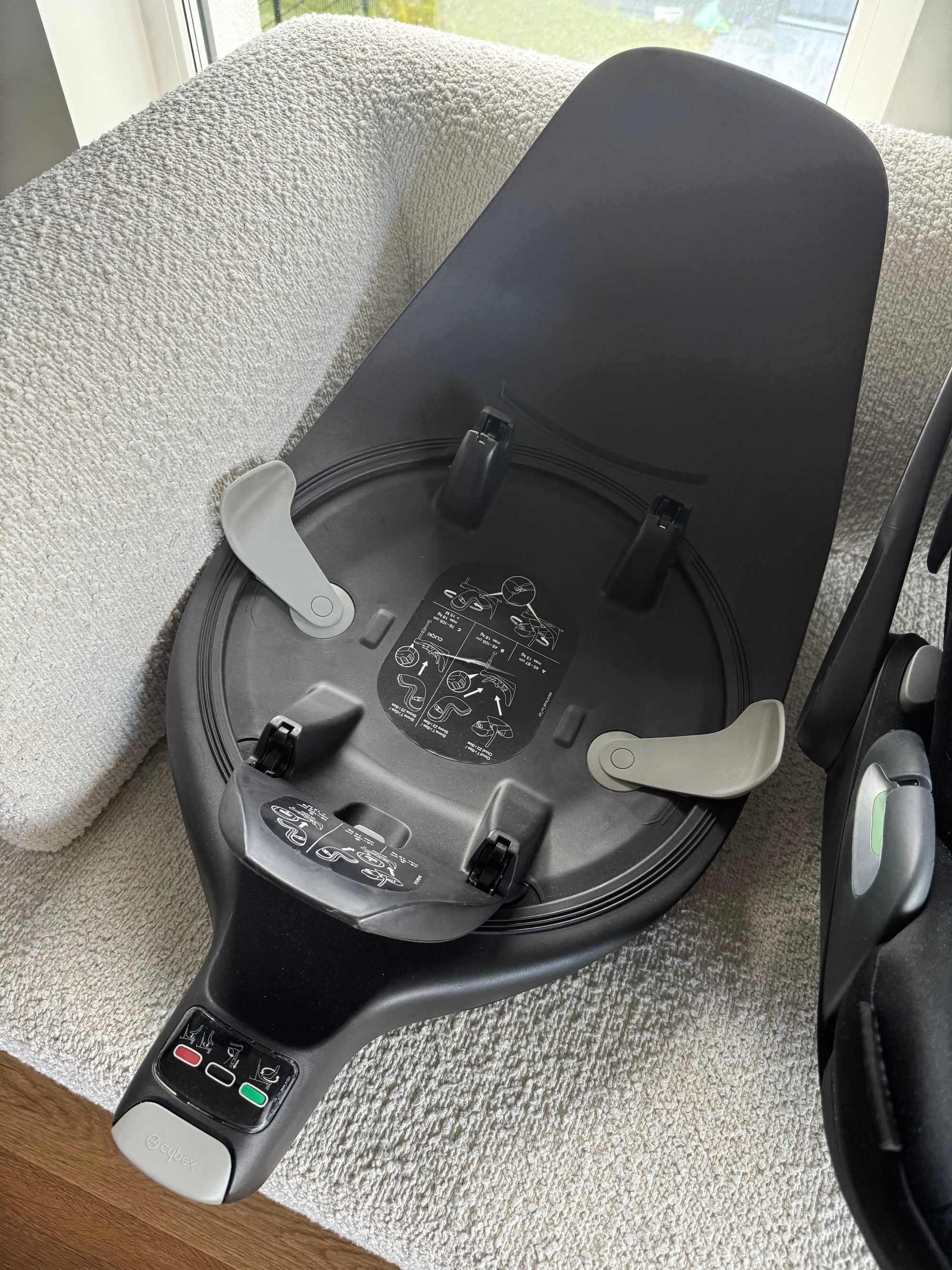 Cybex Cloud T i-size z bazą obrotową