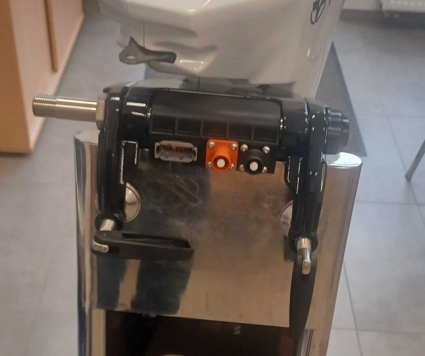 Tohatsu elektryczny silnik zaburtowy do łodzi 10 kM ALARIS 6.0