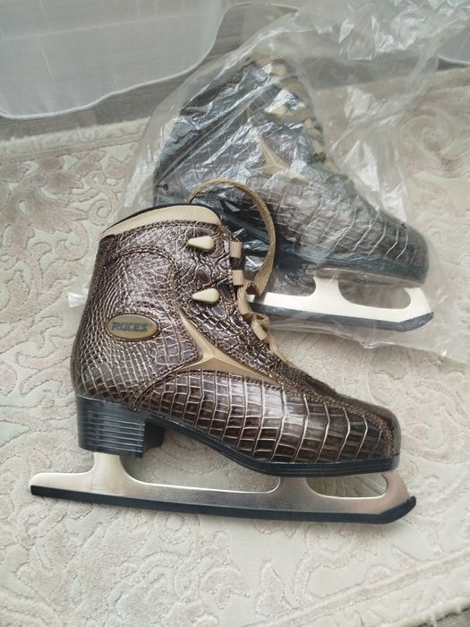 Фігурні ковзани , брендові, натуральна шкіра