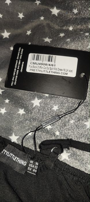 Плаття(сукня) Prettylittlething, нове.