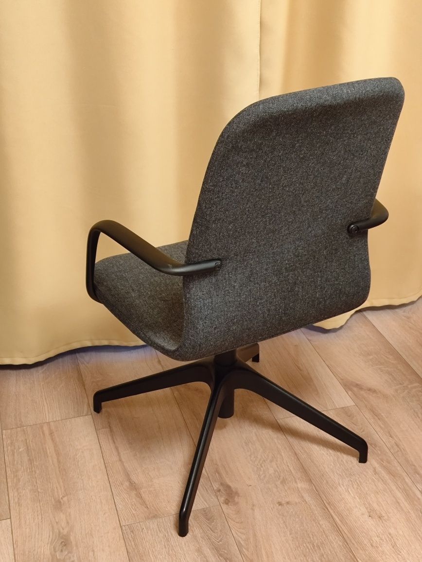 Krzesło LÅNGFJÄLL z podłokietnikami, szare
