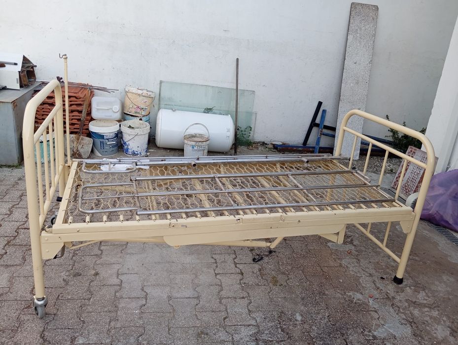 Vende-se cama articulada