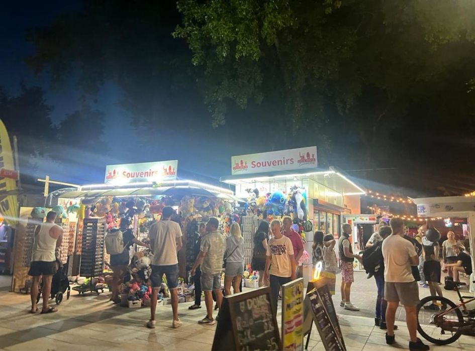 Wynajem miejsca pod działalność sezonową nad morzem.