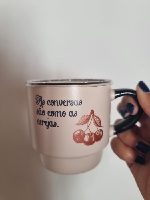 4 canecas com frases