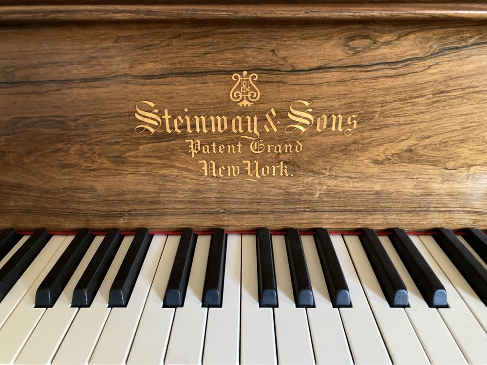 Steinway & Sons B-211 de 1900 Restaurado em Pau Santo