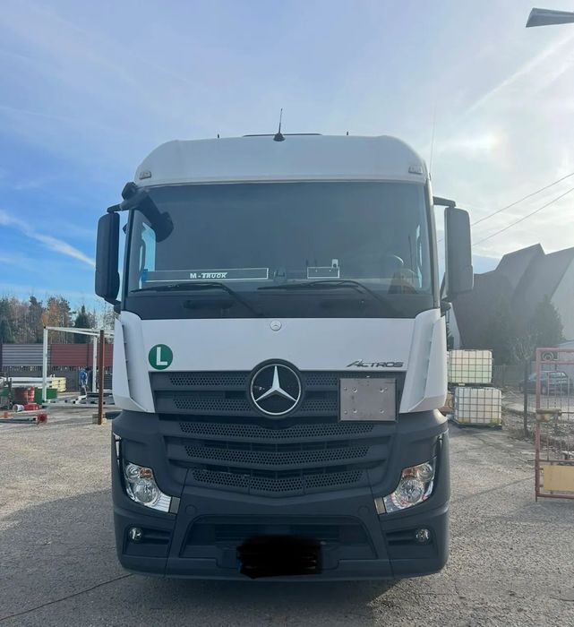Mercedes-Benz ACTROS  Mercedes Benz Actros 1845