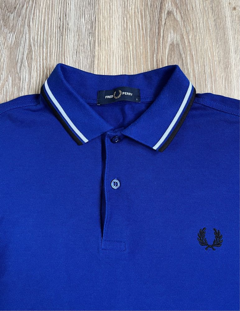 Поло Fred Perry