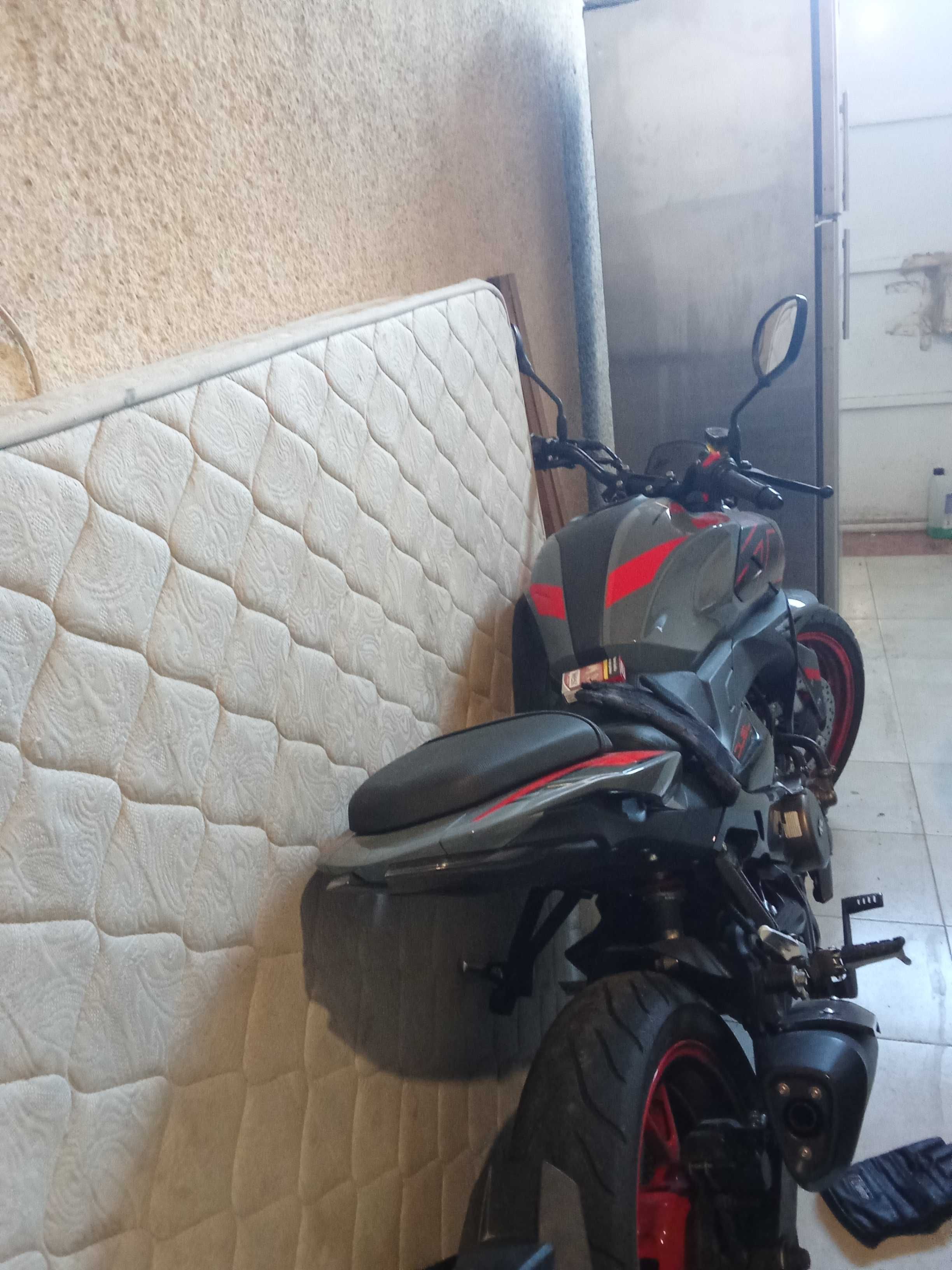 Vendo moto kl 125