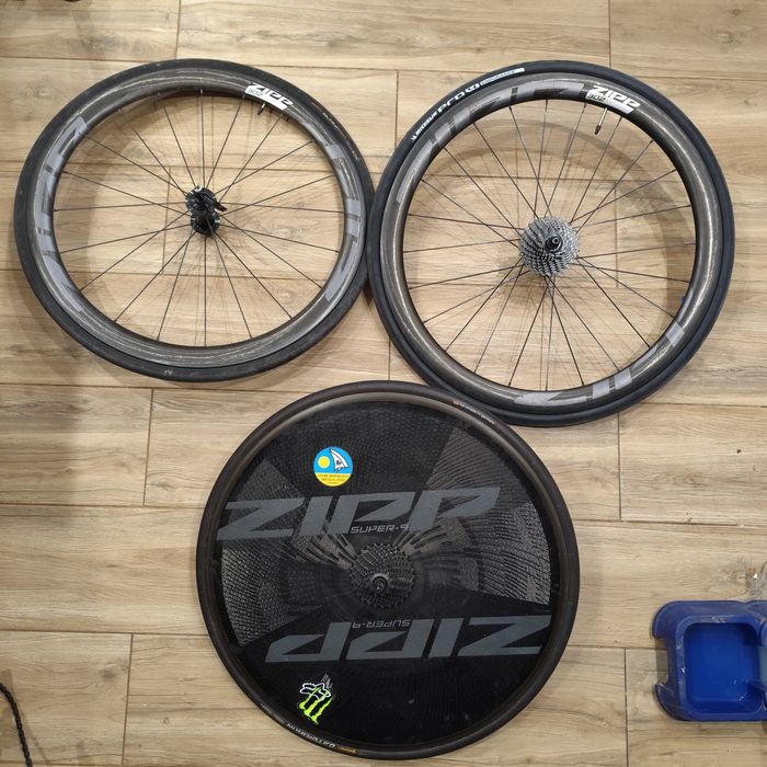 Rodas  ZIPP carbono e lenticular