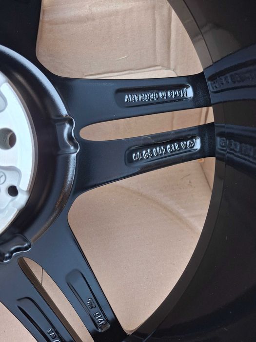 Nowa felga oem Mercedes E-Klasa w213 43 AMG 8jx18 et20