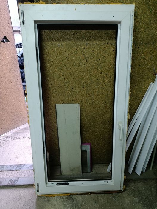 Продам віконну раму.