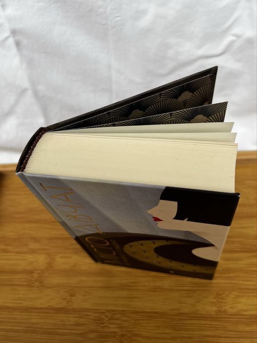 Книга «Місто дівчат» — Елізабет Ґілберт