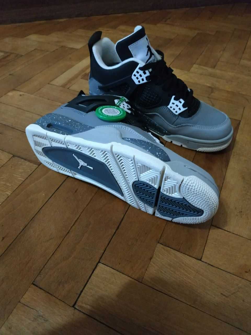 Air Jordan 4 Retro