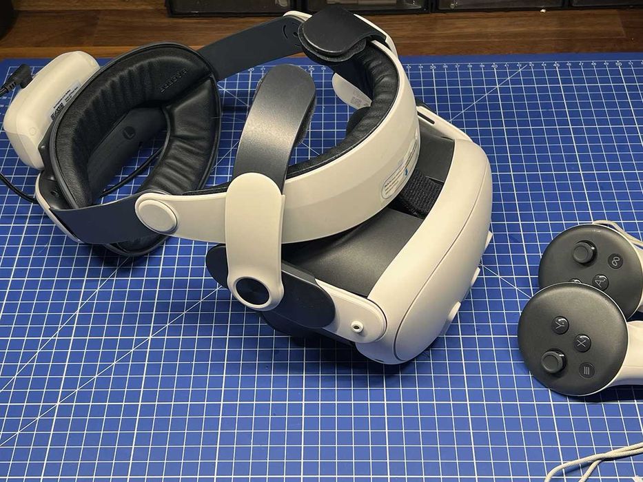 Meta Quest 3 128GB + HeadStrap z dodatkową baterią - Stan Idealny