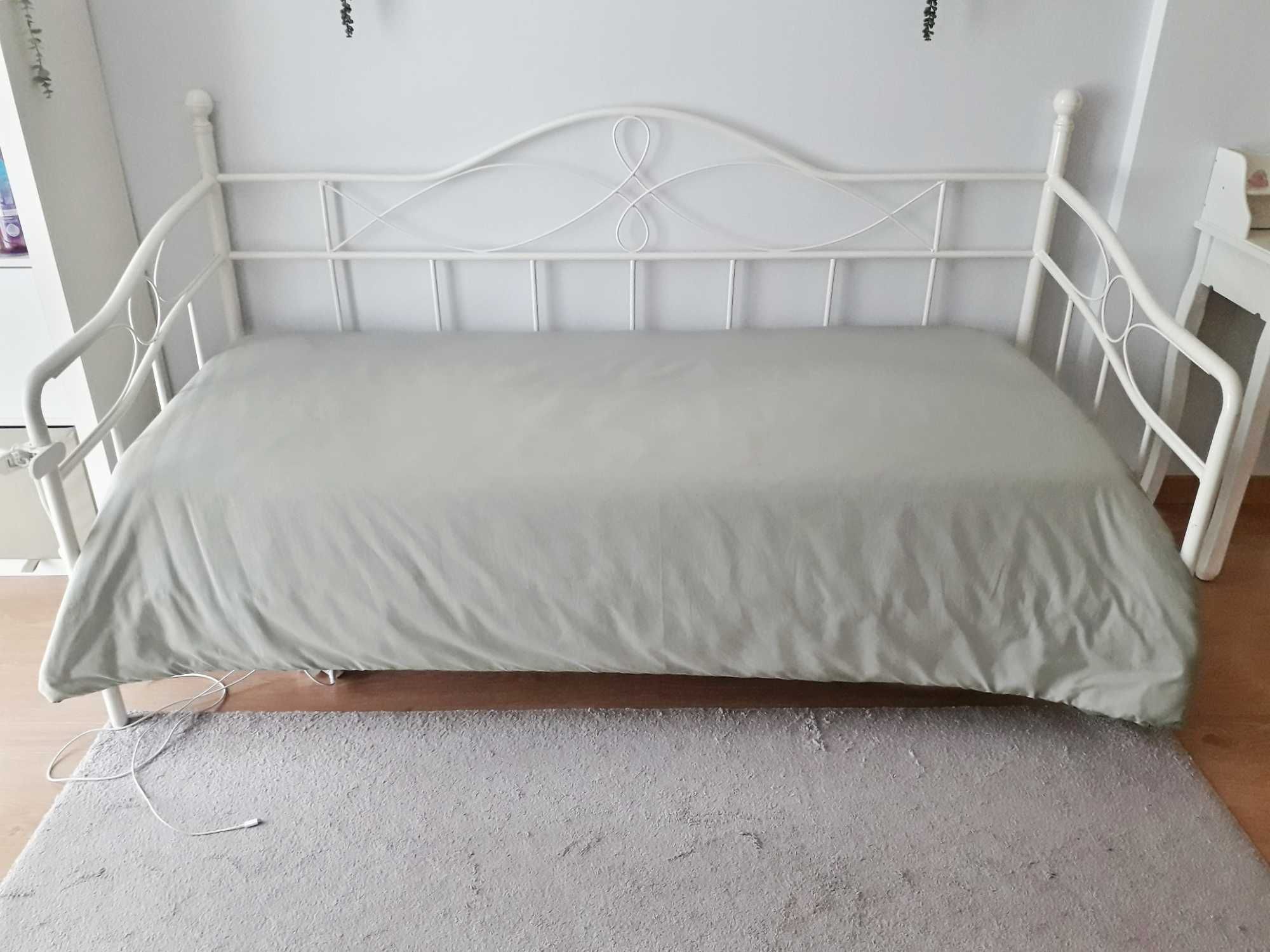 Cama de ferro branca com estrado e candeeiro Nävlinge branco