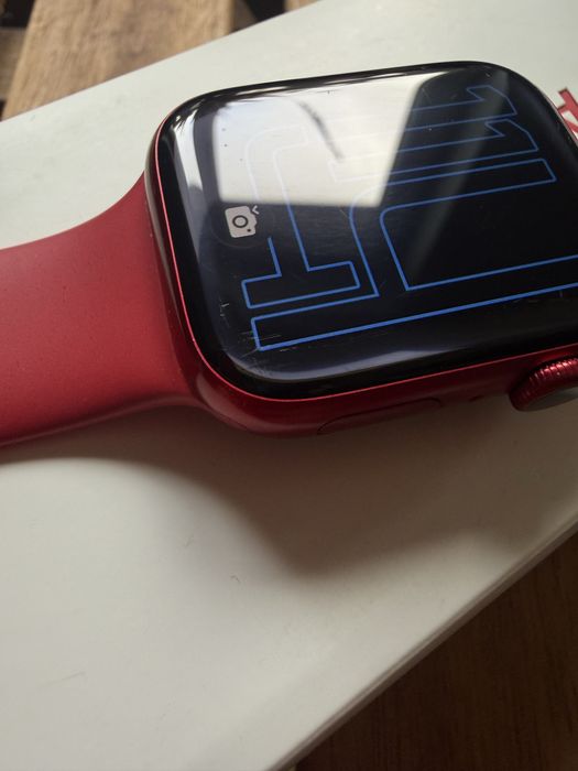 Apple Watch Series 7 45 mm red