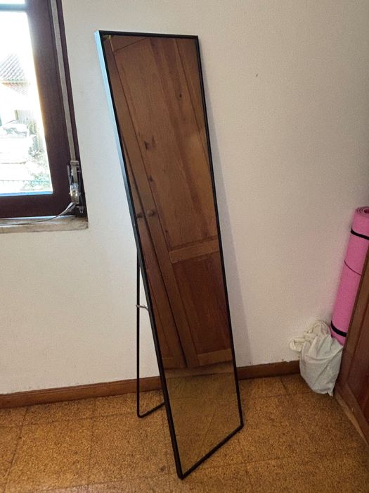 Espelho em pé com suporte
