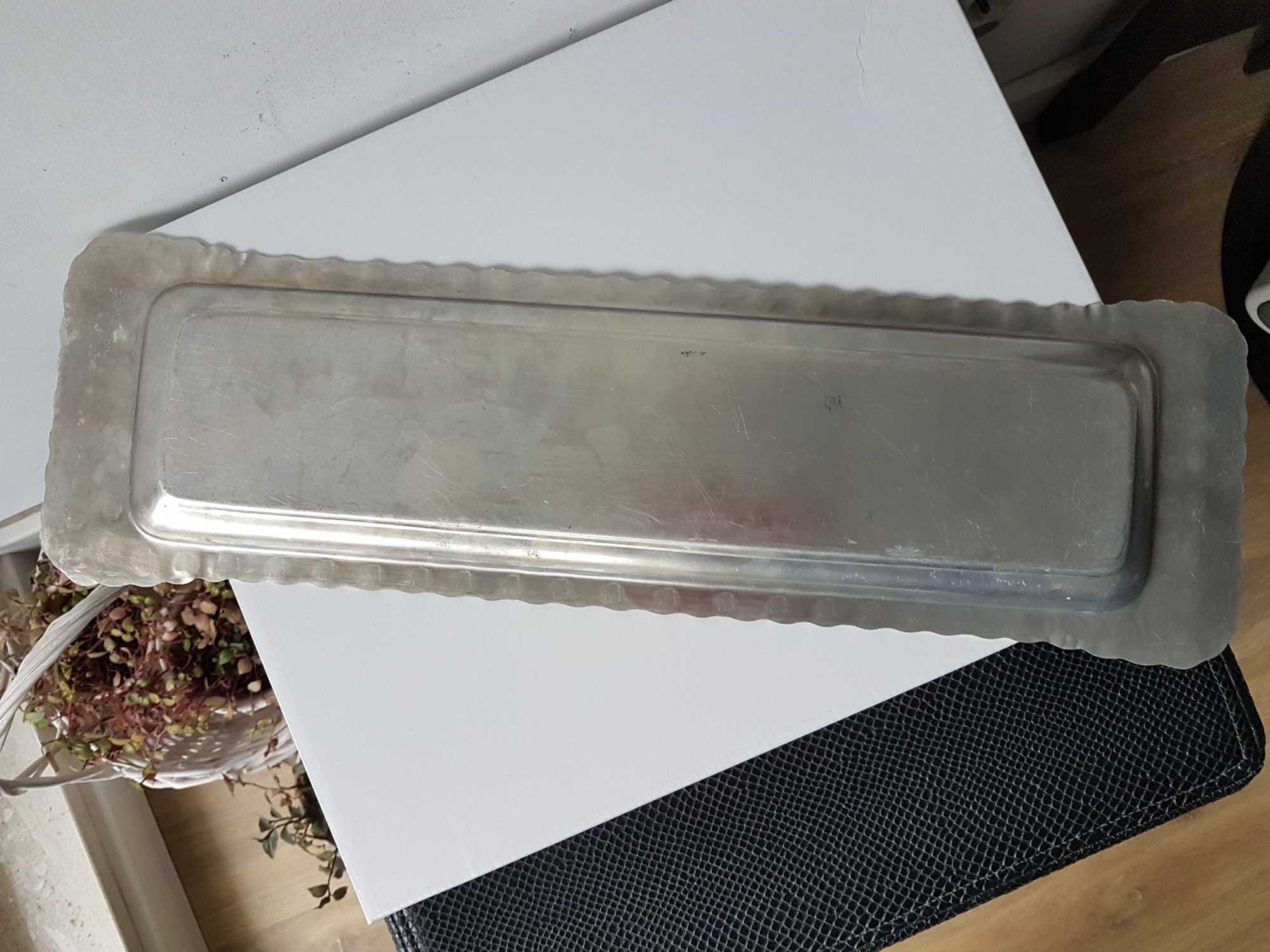 Antyczna Norweska podłużna taca młotkowane aluminium 50cm rękodzieło