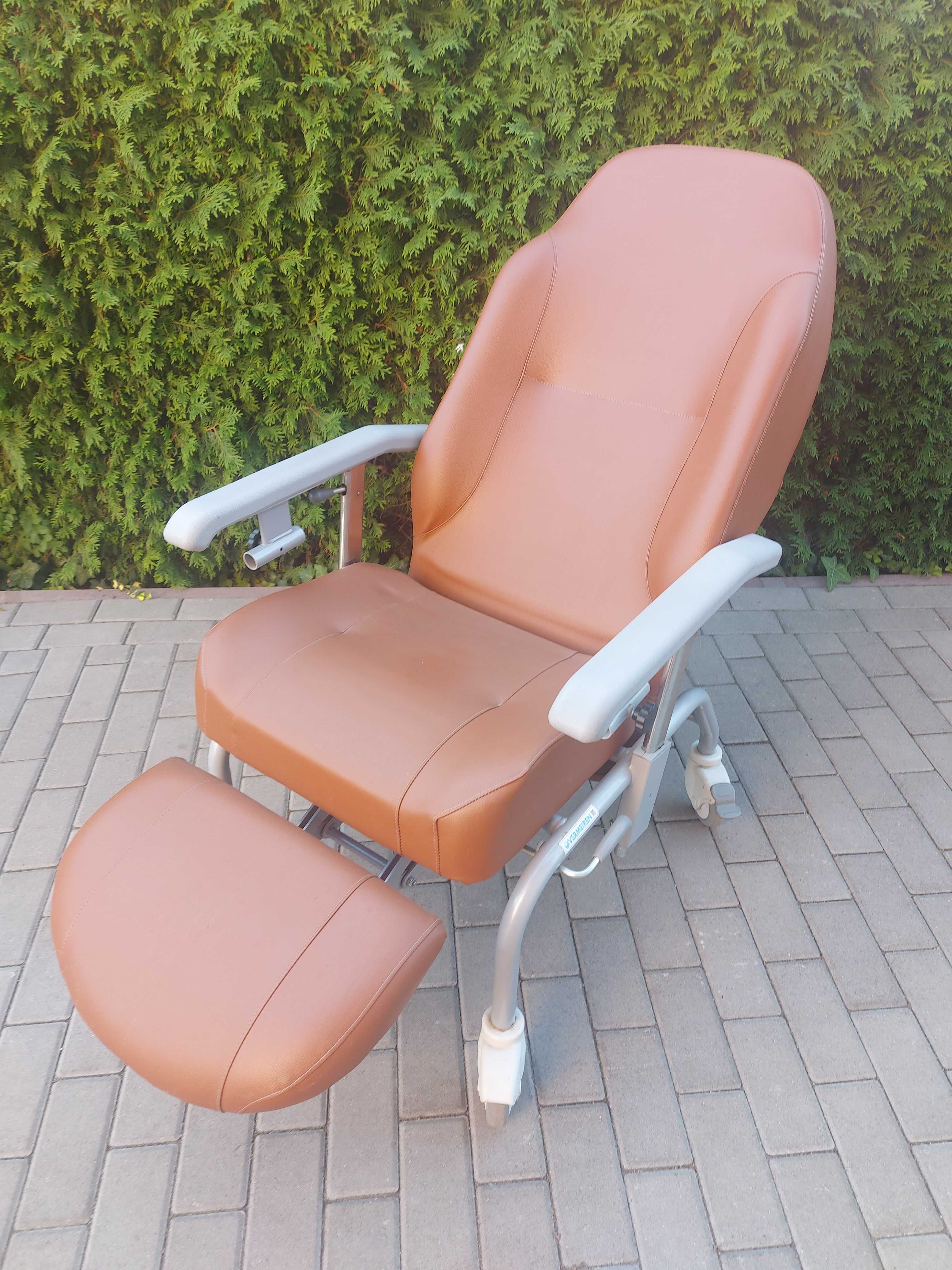 Fotel geriatryczny Wózek inwalidzki pielęgnacyjny Vermeiren