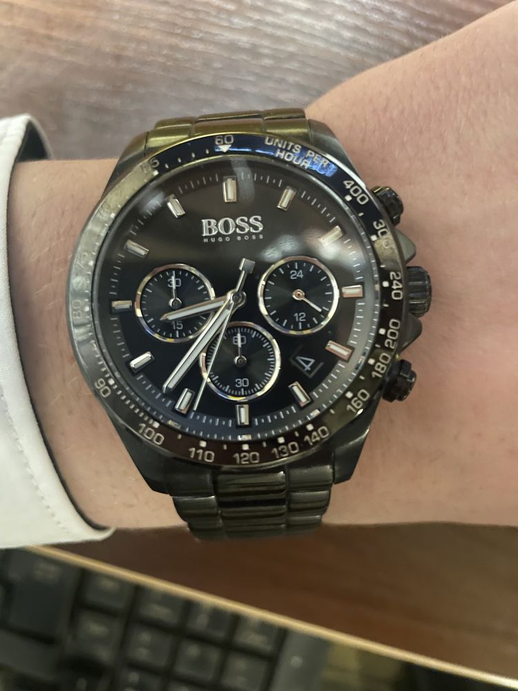 Продам оригинальные часы Hugo Boss Hero Black