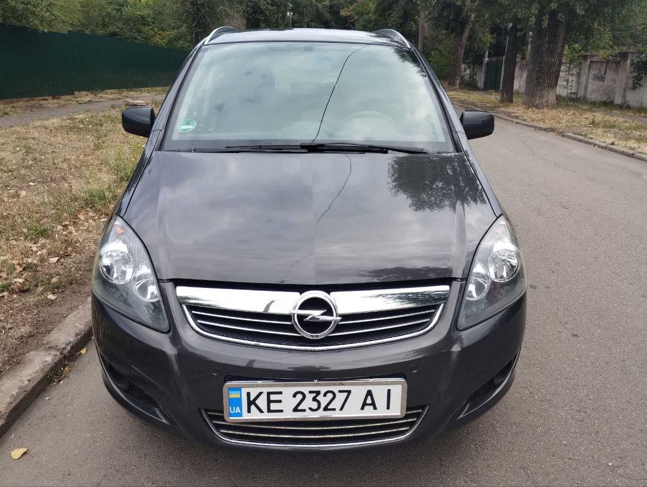 Opel Zafira B 2012